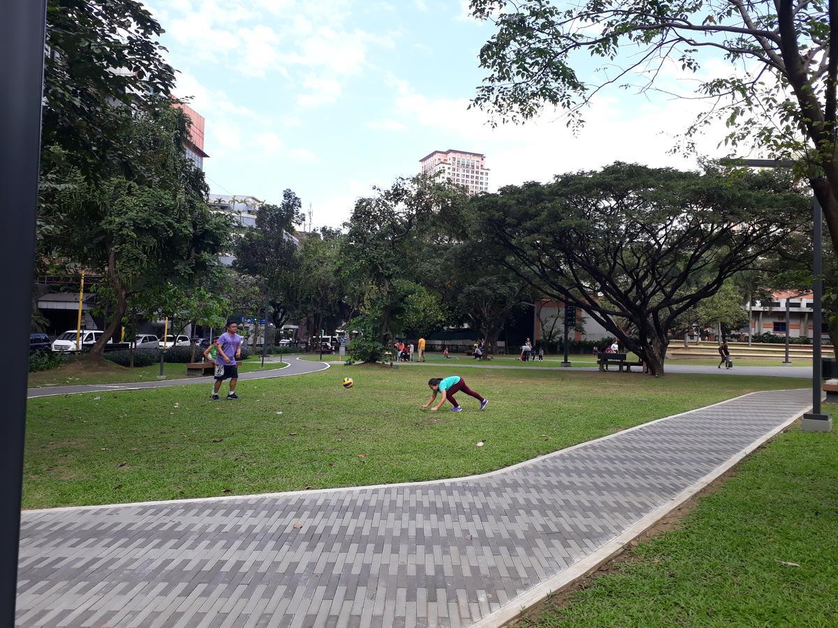 Kl Executive Greenbelt Manila Esterno foto